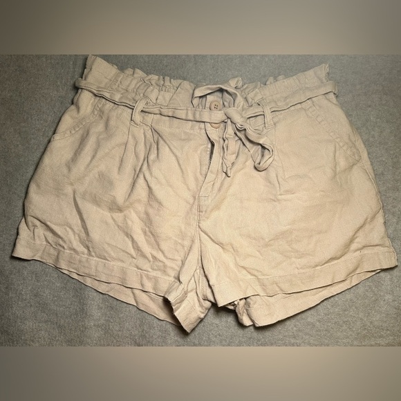 Daytrip khaki paper bag shorts size L - Picture 3 of 7